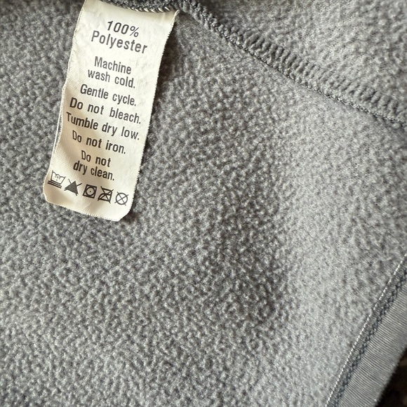 Vineyard Vines Gray & Navy Blue Fleece Vest - Large (16) - Picture 3 of 8